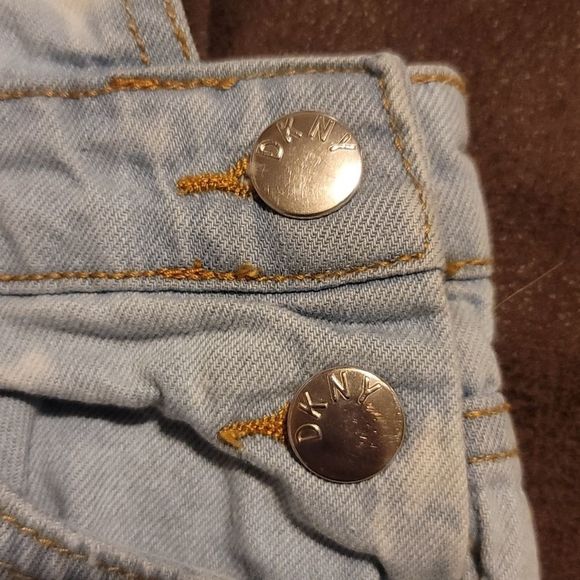 𝅺GIRLS DKNY overall shorts. Size 10 - Picture 4 of 6